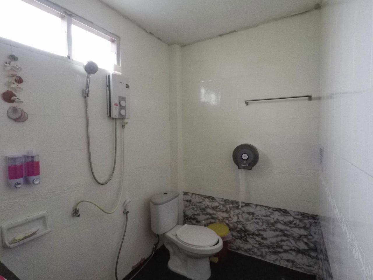 Baan Kai Hostel Baan Khai Eksteriør billede